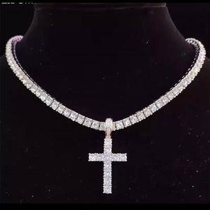 Tennis necklace with cross